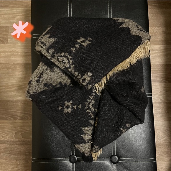 Blanket Scarf - Picture 1 of 2